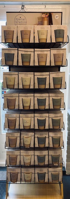 Mooie keramieke bekers met teksten